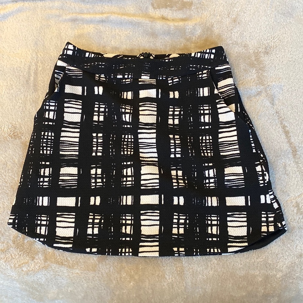 Lush black & white skirt